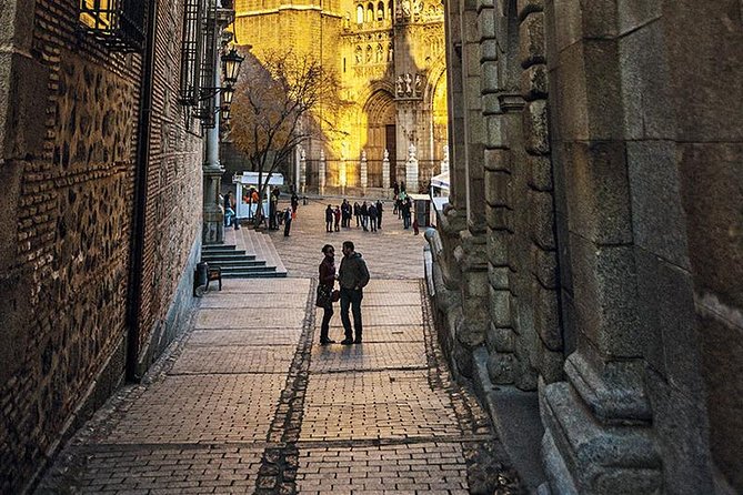 Toledo Full-Day Walking Tour with Guide from Madrid - Synagogue of Santa María la Blanca and Santo Tomé: more than stops, it is the layering