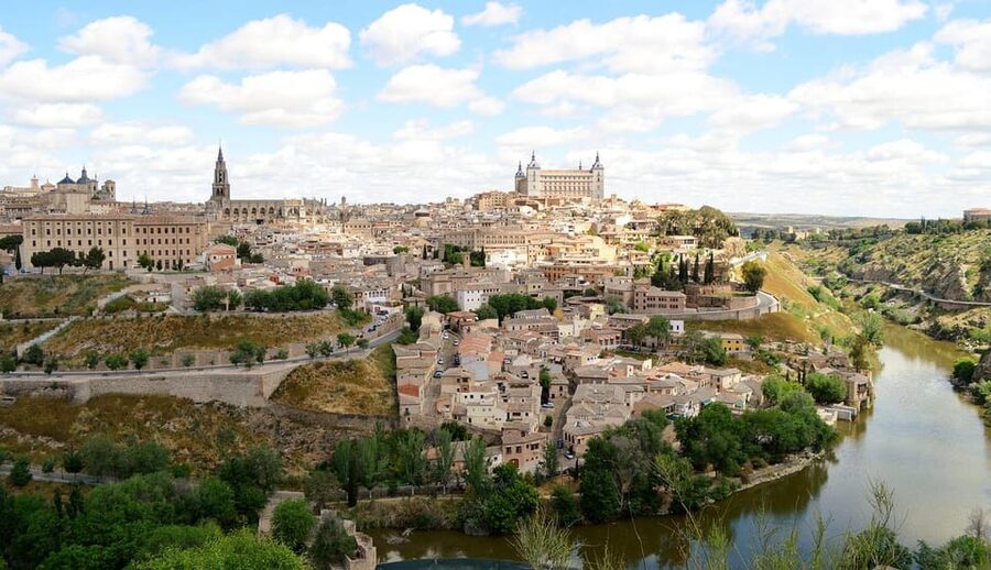 TOLEDO: Private Tour With Official Guide - Toledo’s three-culture setting, and why a guide really matters