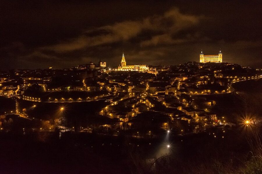 Toledo: Una Mágica noche Toledana - Templars, Inquisition tales, and the art-writers connection