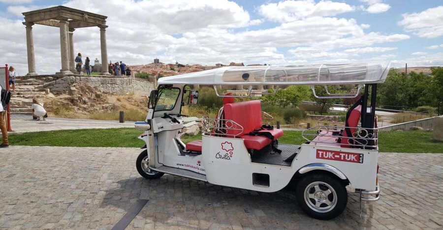 Tour Guiado En Tuk Tuk Recorre Avila De La Forma Mas Comoda - Key things to know before you ride