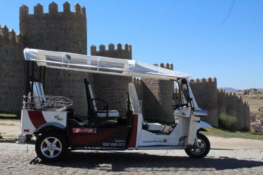 Tour Guiado En Tuk Tuk Recorre Avila De La Forma Mas Comoda - A tuk tuk tour that works when your time is short