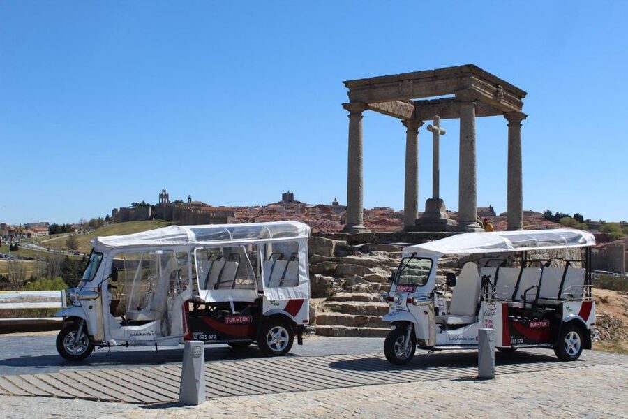 Tour Guiado En Tuk Tuk Recorre Avila De La Forma Mas Comoda - How the timing choices change your experience