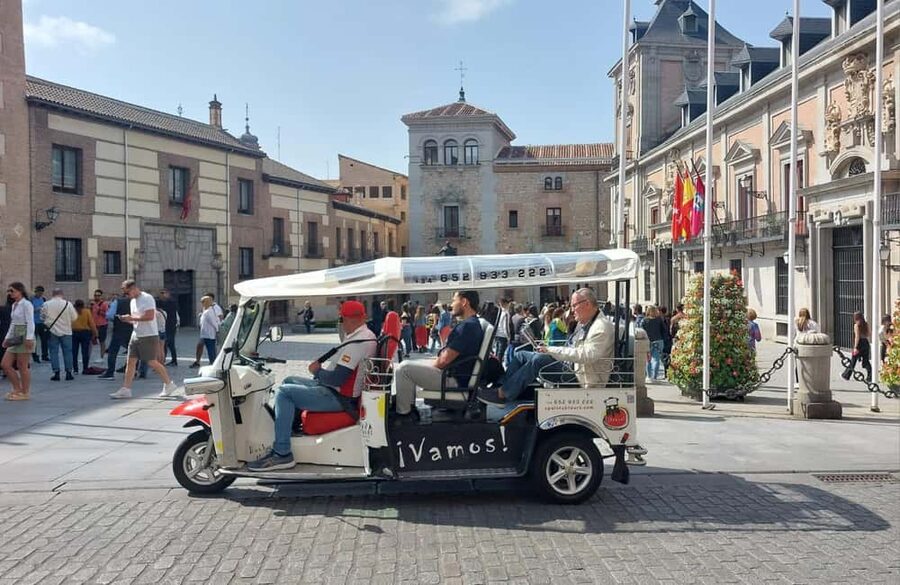 Tour Madrid: Secrets in a Electric Tuk Tuk - Timing, weather, and how to prep without overthinking it