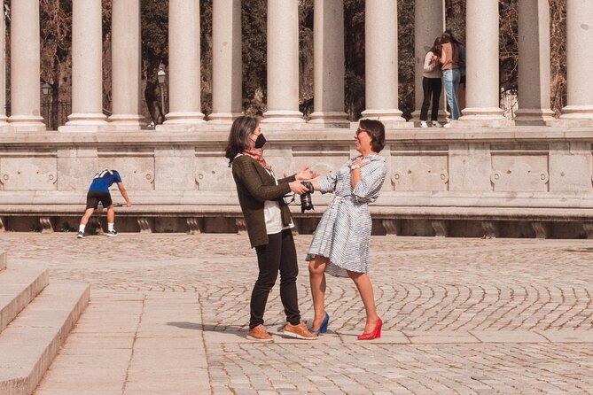 Vacation photographer. Madrid Photo Shoot. Take home more than just a selfie! - Cibeles Square and Palacio de Cibeles: making City Hall feel cinematic
